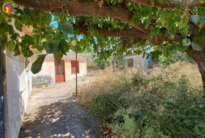 Kefalas Kreta, Kefalas, 3 renovierungsbedürftige Gebäude mit Blick auf die Weißen Berge. Haus kaufen